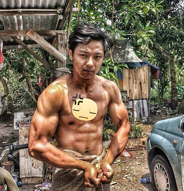 Gantengnya Kebangetan! Penjual Sate di Bazar Ramadan Ini Bikin Pelanggan Cewek Klepek-klepek