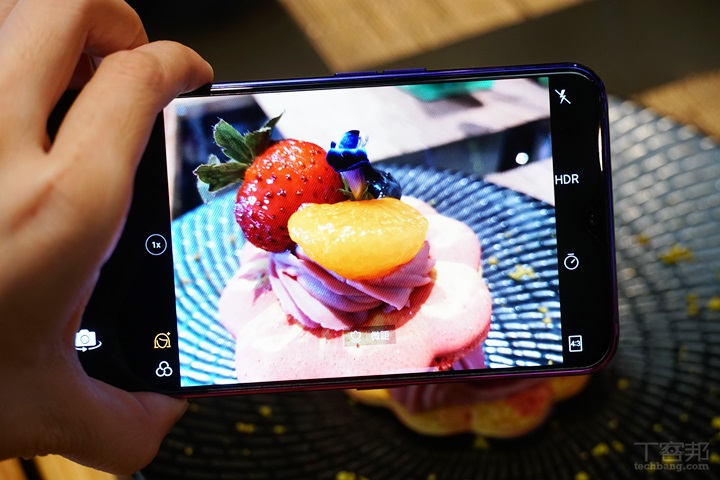 OPPO R17 簡單動手玩，外型更美、AI 自拍變聰明