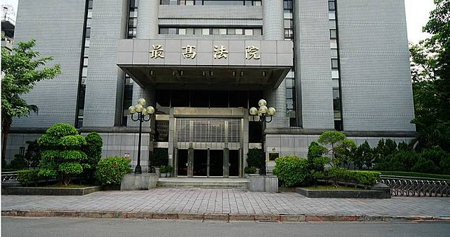不爽被罵…他怒嗆「一命換一命」　強鹼淋瞎主管判8年賠千萬
