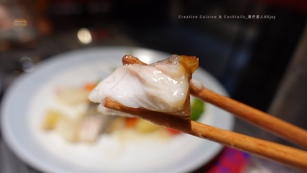 信義遠百a13福來許茶餐酒館_鳳梨魚特寫.png