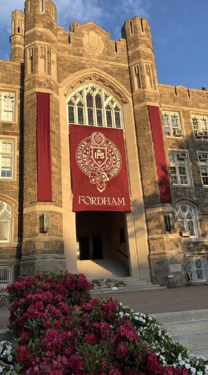 ST. Virgil's University ( มหาวิทยาลัยเซนต์เวอร์กิลส์ )