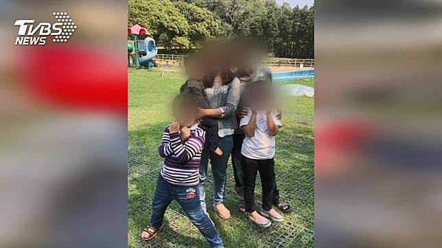 2歲男童自家倉庫玩耍　粗心父開堆高機撞倒不治