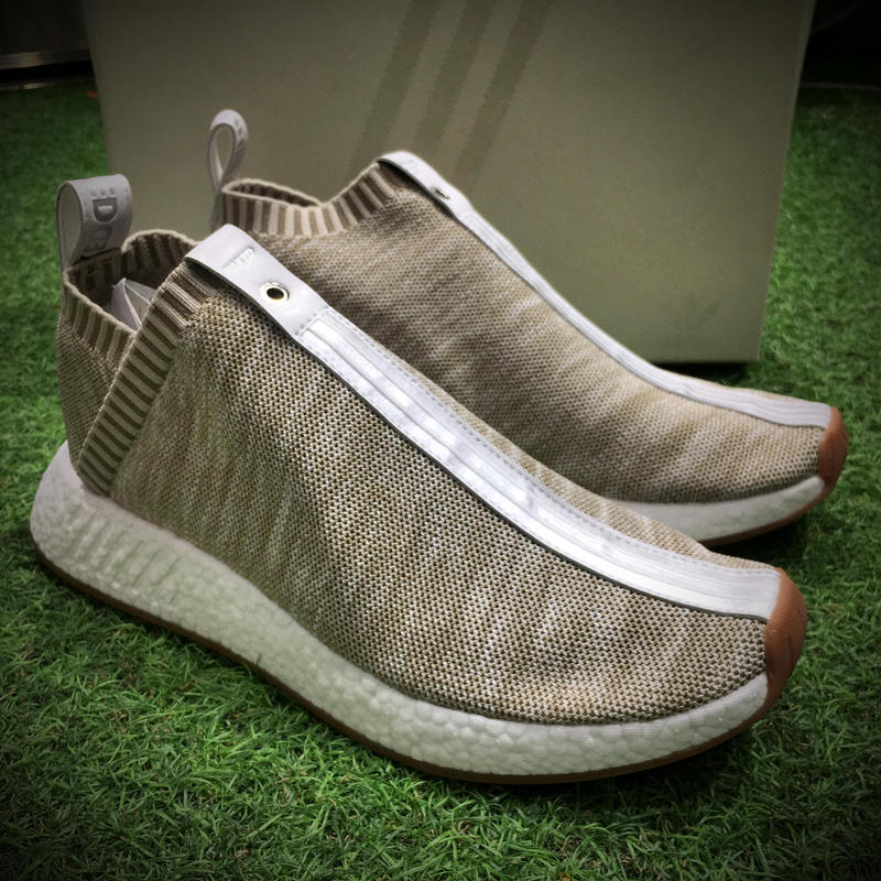 KITH x NAKED x adidas Consortium NMD CS2代跑鞋 情侶款