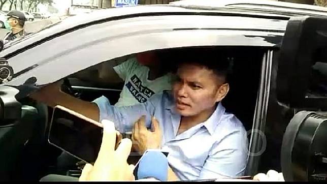 Nus Rumatora alias Nus Kei sebelum pemeriksaan di Polda Metro Jaya terkait penyerangan rumahnya di Cluster Australia Green Lake City Cipondoh oleh John Kei cs Selasa 23 Juni 2020. TEMPO/Ayu Cipta