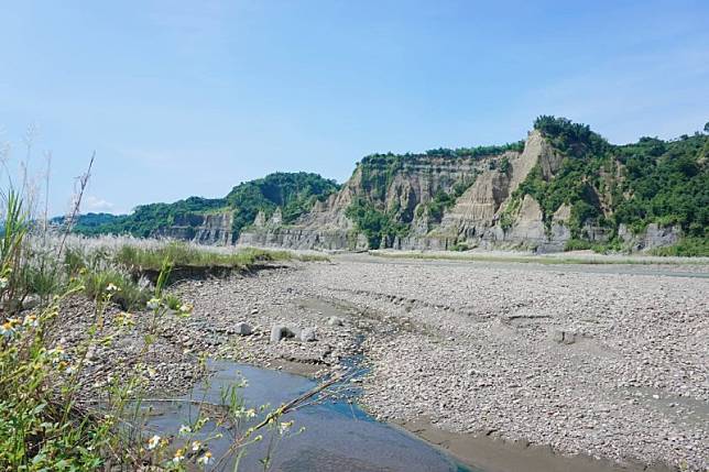 南投 小黃山風景區 甜根子草盛開 白浪簇擁山巒超壯觀 台灣旅行趣 Line Today