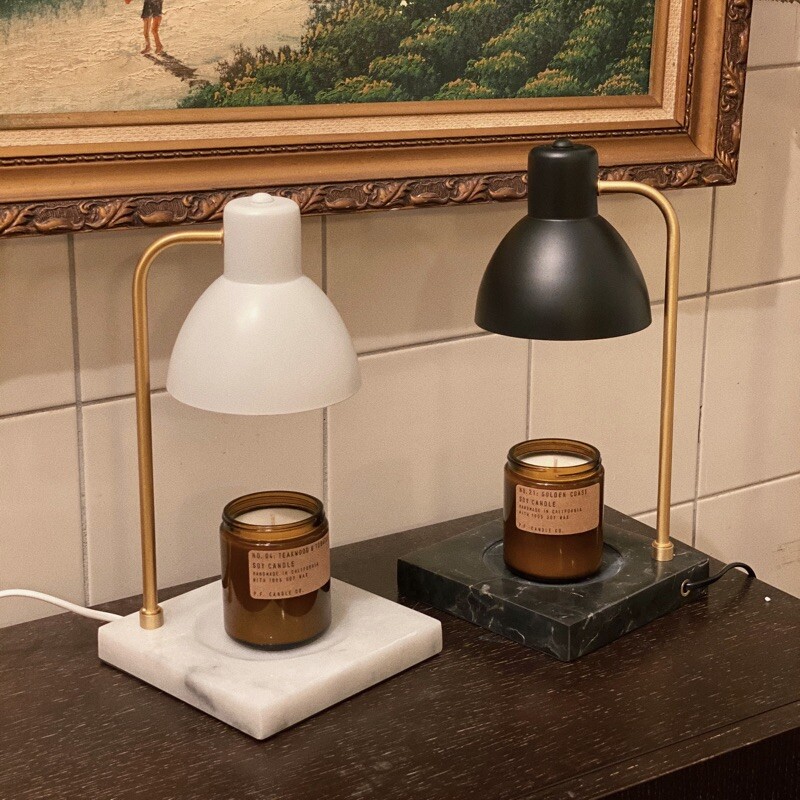 圓罩大理石底座融蠟燈 - 現貨台灣電壓110v插頭插入插座即可使用 - 每盞燈附2個燈泡一個燈泡壽命可超過1年 - 外型輕巧有提把方便在家中移動位置提把可往下折 - 燈的開關是調光式可以隨意調節燈光強