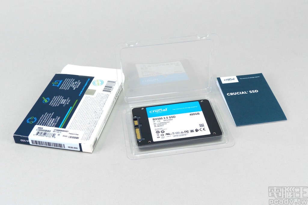 包裝內容為 BX500 SSD、1 張多國語言使用指南，並未附贈 7mm 轉 9.5mm 增高墊