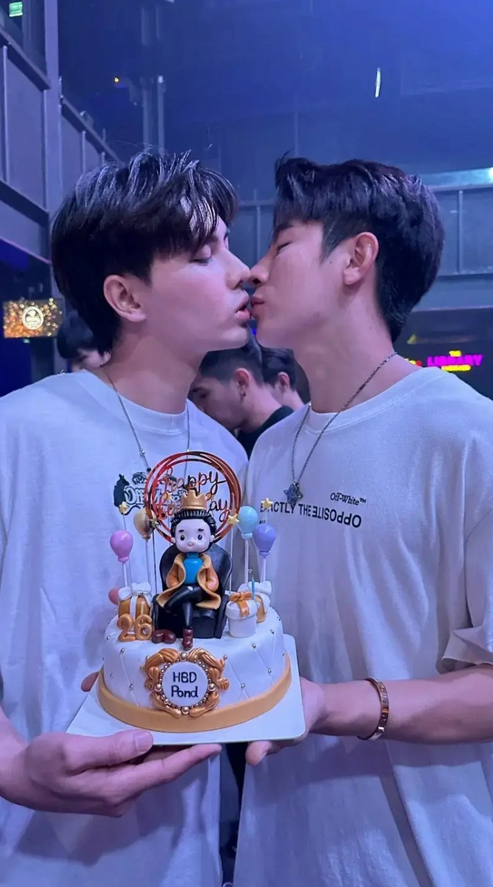 ด้อมช้อนส้อม
