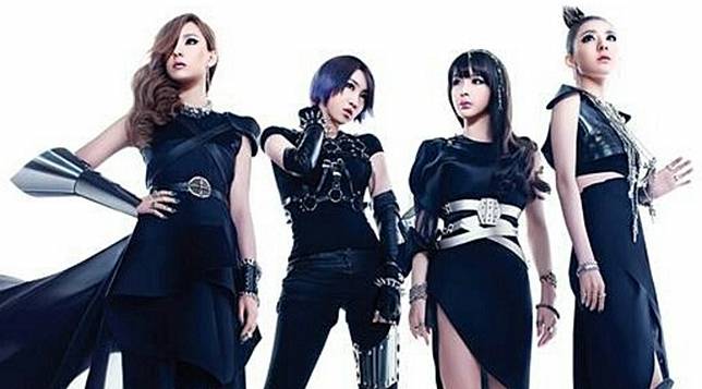 Cerita 6 Artis Hollywood yang Jatuh Cinta dengan Idola K-Pop