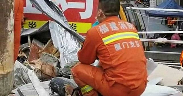 酒店倒塌活埋71人！2歲弟「緊抱姐姐腰」不鬆手　救難隊見雙屍痛哭