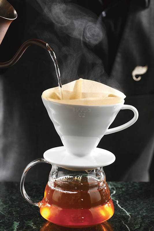 將手沖咖啡的概念延為手沖茶，更能激出厚實茶香。（150元）（圖／于魯光）