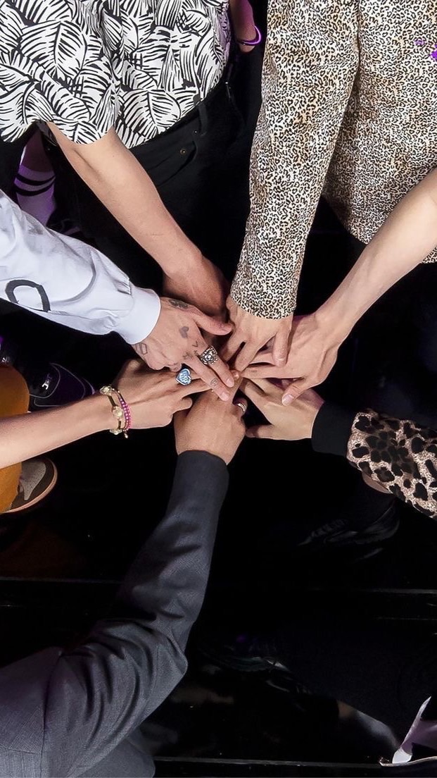 11/19BTS大家一起拍手燈照💜
