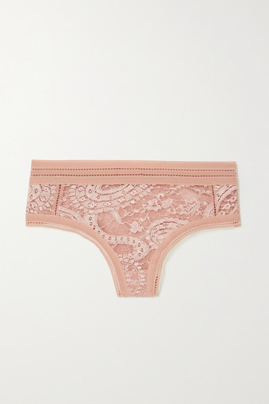 粉色弹力蕾丝 - 裆底配有衬里 - 92% 涤纶，8% 弹性纤维 - 手洗 - 品牌特定颜色：Foundation - Eres 这款 