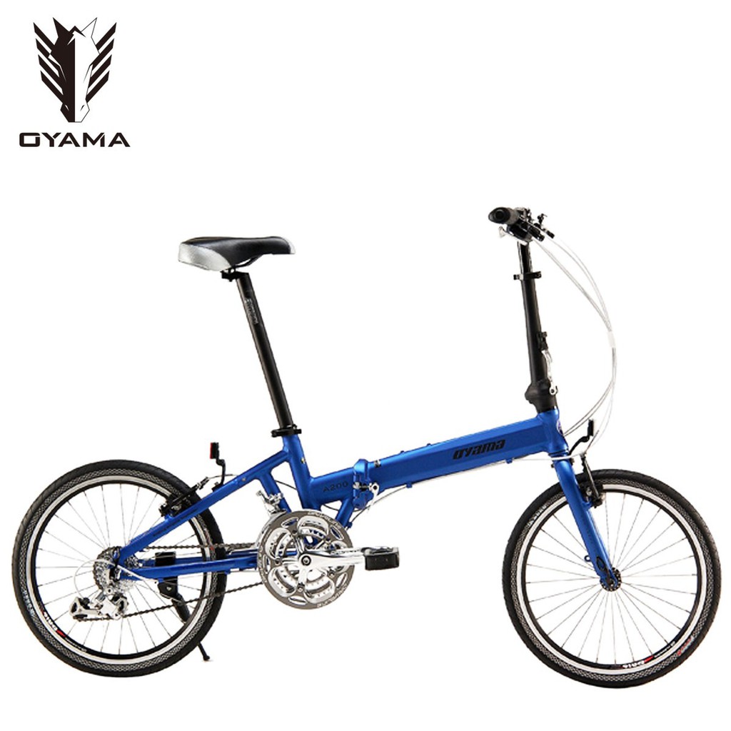 車款規格：車架：20″鋁合金車架前叉：鋁合金前叉折疊器：OYAMA-LU 折疊器頭管組：CHIN HAUR 隱藏式無牙碗組變速器組：MICROSHIFT 27速剎車組： TEKTRO 鋁制V夾腳踏：折疊腳踏，水壺架預留孔輪胎： DURO 20 *1.5 仿CARBON反光帶加防刺膠齒盤曲柄組：JYE SEN 30T*42*52 T 顏色： 消光黑、消光藍、白色、紅色、芒果黃、粉騎乘者適合身高：150~190公分騎乘者體重限制:100公斤下單注意事項： 由於車類商品體積大，運費高，為提供顧客最優質的價格與服務，避免無謂的郵寄往返造成商品刮傷及浪費您寶貴的時間，下單前請您慎思，多多利用聊聊，[OYAMA休閒館]將竭盡所能為您解答，考慮完善需求後再下單，謝謝。 退貨注意事項： 依照消費者保護法規定，消費者均享有15天猶豫期之權益(注意！此並非試用期)，退回產品必須是全新狀態，大小包裝皆完整，如因包裝不完全造成損壞，恕無法接受退貨。 收到商品時發現有瑕疵，請勿拆封使用，且儘快與我們聯繫退貨事宜。