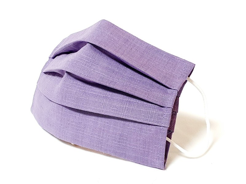 紫色藍色有現貨，三天即出貨，粉色是預購商品，自付款5～7個工作天後出貨。禁止下訂又無故退單。本商品可以寄送海外，歡迎預約訂購。【口罩套】，非醫療口罩，係套在口罩外層的【口罩套】沒有抗菌，防病病毒功效。