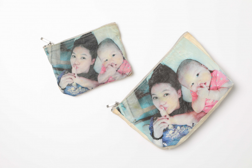 親子照轉印大、小化妝包（11年前來自先生堂姐的禮物）