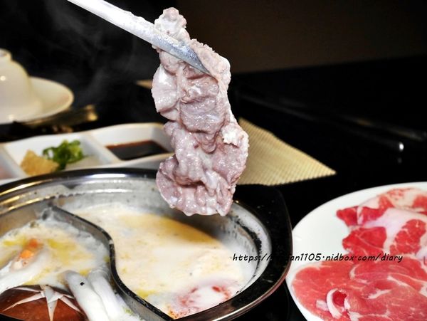 【內湖美食】明水然日式海鮮鍋物 #個人鴛鴦鍋 #黑松露牛奶鍋 #椰子雞鍋 #馬賽蕃茄海鮮 #無菜單鐵板燒 (25).JPG