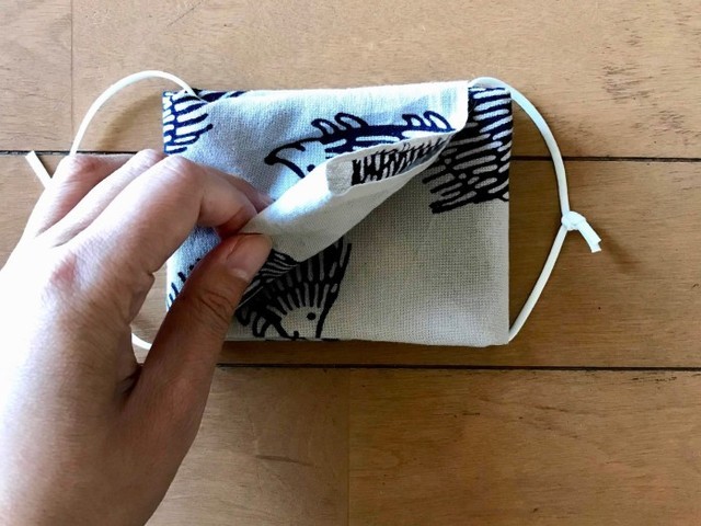 使い捨てマスクの代用品に 縫わない手作りマスクの作り方