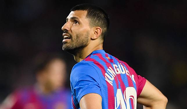 Aguero GANTUNG SEPATU! Menyerah Karena Masalah Jantung, Mundur dari Sepak Bola