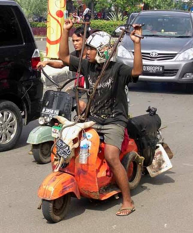 Kumpulan Modifikasi Vespa "Gila" Ini Hanya Ada di Indonesia