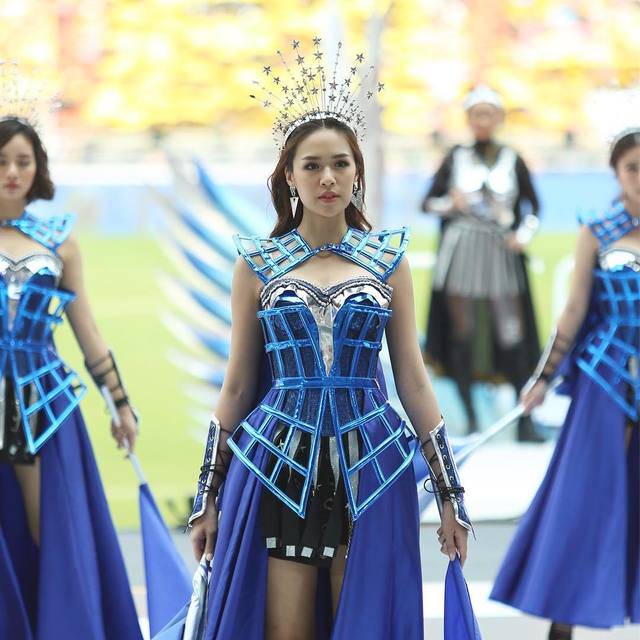 อัลบั้ม 94+ ภาพพื้นหลัง ชุดพาเหรดสีฟ้า สวยมาก