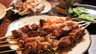 店主︰燒雞串並不是這樣吃的