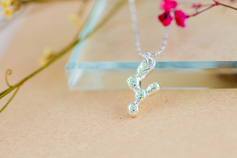 抗過敏 穿戴安心 手工細緻打磨 本產品皆通過歐盟標準無鎳安全測試 100% 台灣製造