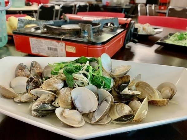 『竹南美食』(苗栗竹南星巴克旁美食、海鮮、平價快炒、燒烤、特色火鍋專賣)- 全家聚餐、宴客、聯誼、公司聚會－倪倪逛時尚-紅瓦舍x阿宗師 羊肉爐 泰國蝦直擊分享