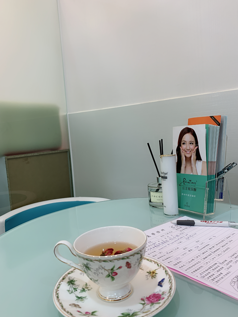 倪倪愛漂亮－『台中除毛推薦』女星名媛網紅安全可靠私密處VIO除毛與腳部除毛秘密基地-媄婧美學診所德國二極體光纖雷射與無痛真空除毛療程直擊分享，台中雷射除毛價格，除毛推薦，台中雷射除毛