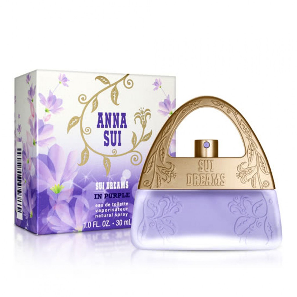 靈感來自ANNA SUI設計師安娜最喜歡的顏色，ANNA SUI邀請女孩們穿上最漂亮的紫色連身裙，循著柔軟且充滿花香的氣息一同墜入紫色仙境中，讓它輕柔地喚起你在薰衣草田畔裡旋轉漫舞；或是突然間掉進一個