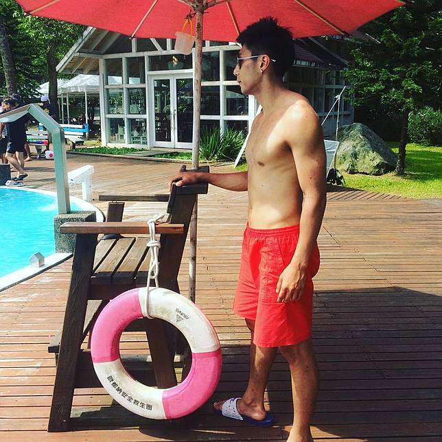 哈尼脫出國 小a辣男友跨海脫衣月入26萬的代價是 鏡週刊 Line Today