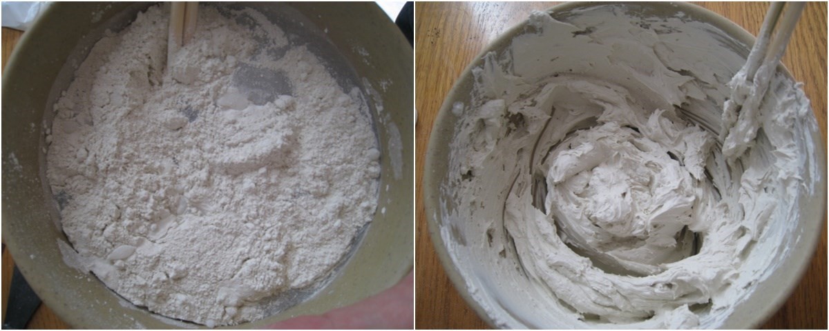 請用棍狀物攪拌約 3 分鐘，直到水泥砂漿原料成泥漿狀，切記中途不要加水（左）；形成泥漿狀後，攪拌均勻靜置約 10 分鐘，再攪拌一下即可上工（右）。