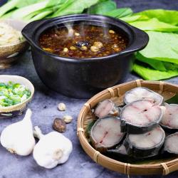 ◎適合在冷冷的冬夜裡， 聚餐享用，一起趕走寒意，溫暖過冬~|◎|◎品牌:熊媽媽買菜網種類:火鍋/鍋物風味:台式口味:不辣主要食材:多重組合葷/素:葷保存方式:冷凍-18℃以下份數/規格:詳情請參考外包