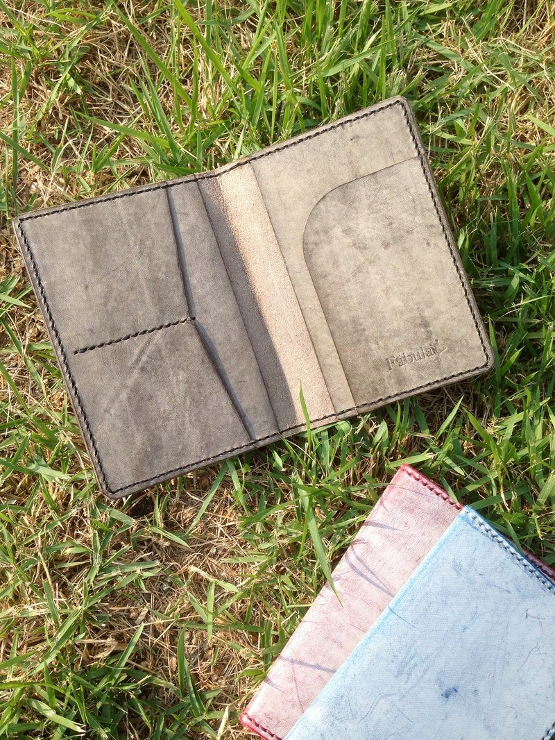 手縫皮革護照夾/護照套 擦蠟皮 灰雲色(Cloudy Grey)