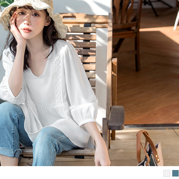 版型偏大 請依照個人喜愛的舒適度購買 質感純色調結合輕柔的面料，穿著舒適透氣 ~ V領版型延伸視覺，頸部線條更漂亮 ~ 袖口拼接鏤空蕾絲微微透出肌膚，增添柔美氛圍， 簡單搭配牛仔褲輕鬆完成氣質in L