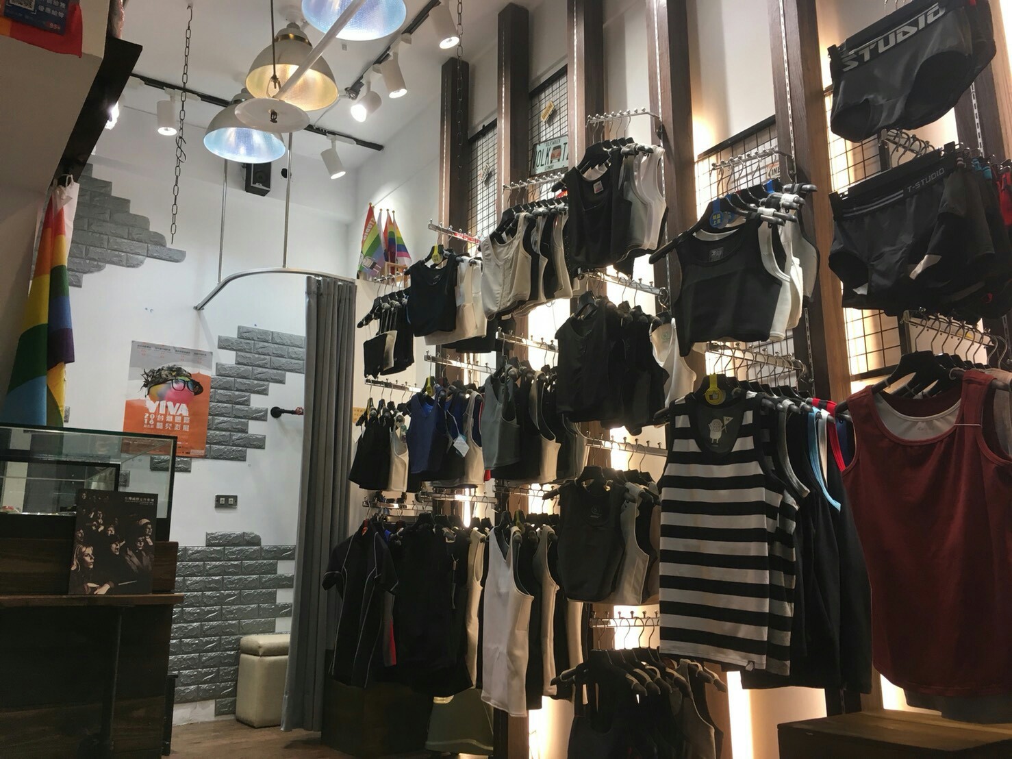 圖片提供/PAR.T Shop束胸X六色彩虹-台中逢甲店