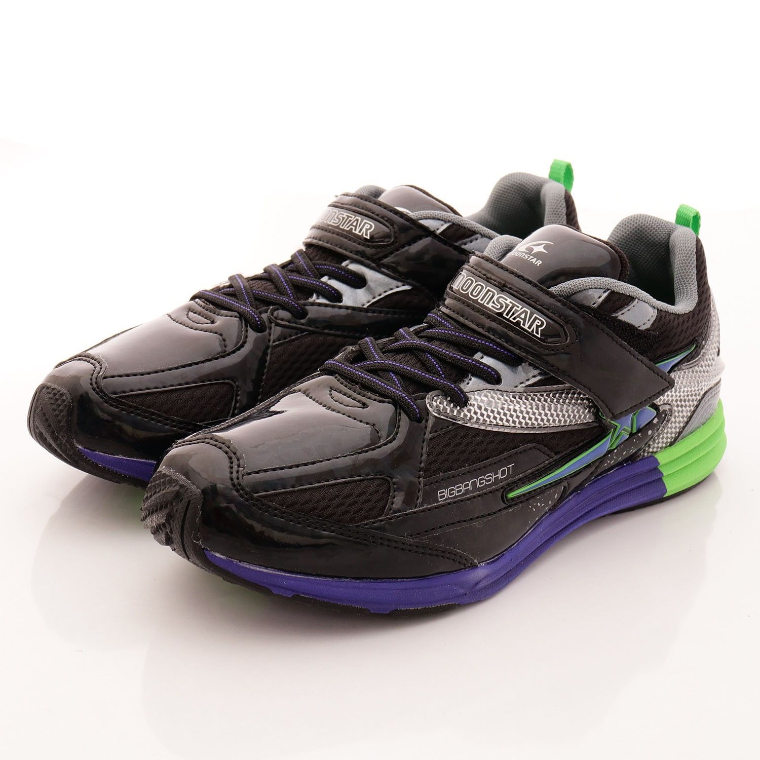 日本小學生最愛運動鞋！moonSTAR閃電競速系列。16~25cm尺寸齊全，男孩女孩鞋款都有！。143年歷史，日本皇室御用鞋子品牌。鞋底四大特殊設計，讓孩子奔跑自如。專利 Power Bane►把腳踏