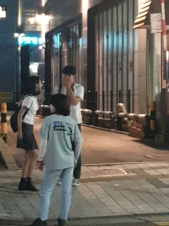 《雖然是精神病但沒關係》徐睿知&金秀賢「校服約會」引熱議！