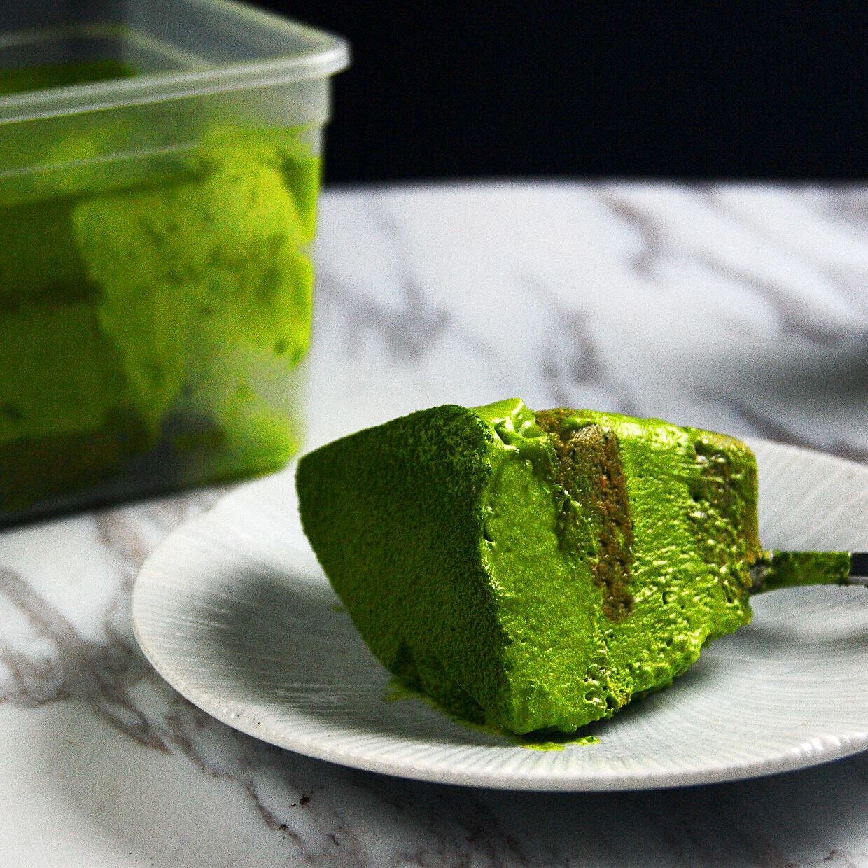 獨家熟蛋配方 / 添加白巧克力甘納許，濃郁香醇