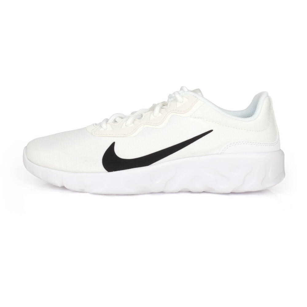 *REACT 緩震中底科技 *透氣網布鞋面提供舒適感