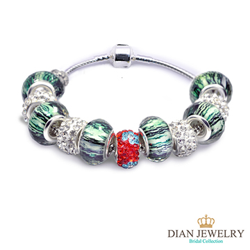 ◆ 產地/來源：香港◆ 墜飾材質：合金、水鑽、鋯石(晶)、塑料◆ 時尚設計，質感優