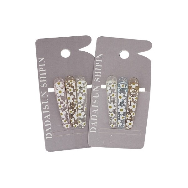 商品名稱dadaisun~彩色透明印花夾5cm(#042)3入 商品規格3入 尺寸約長5cm入 材質塑膠鐵 注意事項請勿讓髮飾接觸到雨水或汗水等酸性物質避免髮飾產生變質氧化 進貨來源原廠商授權經銷公司