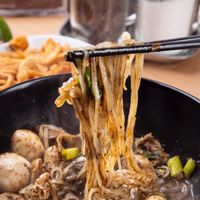 ก๋วยเตี๋ยวเรือกึ่งสำเร็จรูปเลอรส-ศูนย์กระจายสินค้า