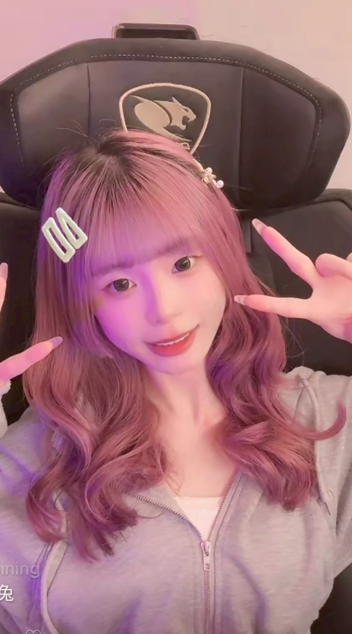 萬yo引力🐰🐧💓
