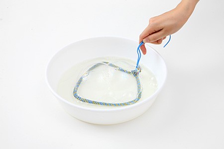 シャボン玉 道具を手作り ハンガーで作る大きなシャボン玉