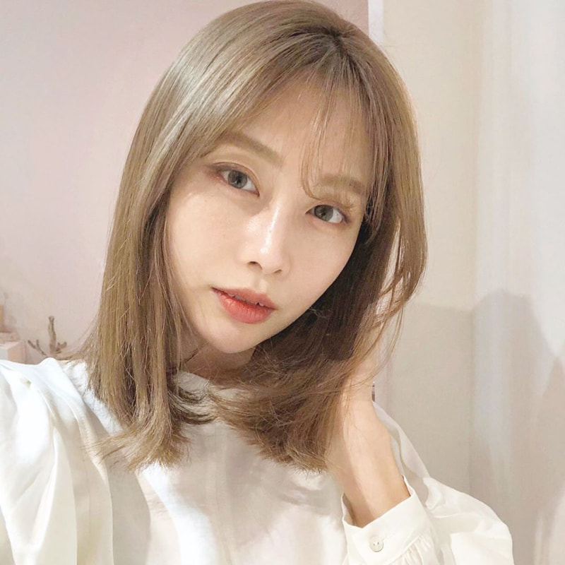 梅雨の悩みはヘアアレンジで解決 長さ別 簡単おしゃれなまとめ髪をご紹介 Mine