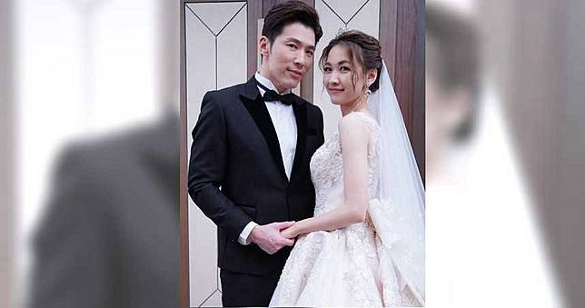 林玟誼《炮仔聲》曬絕美婚紗！　隱乳女神深V薄紗照辣翻