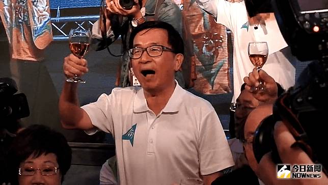 檯布斷交後，前總統陳水扁說，該是改變「維持現狀」政策的時候了，大聲說出一邊一國。（資料圖／記者戴祺修攝）