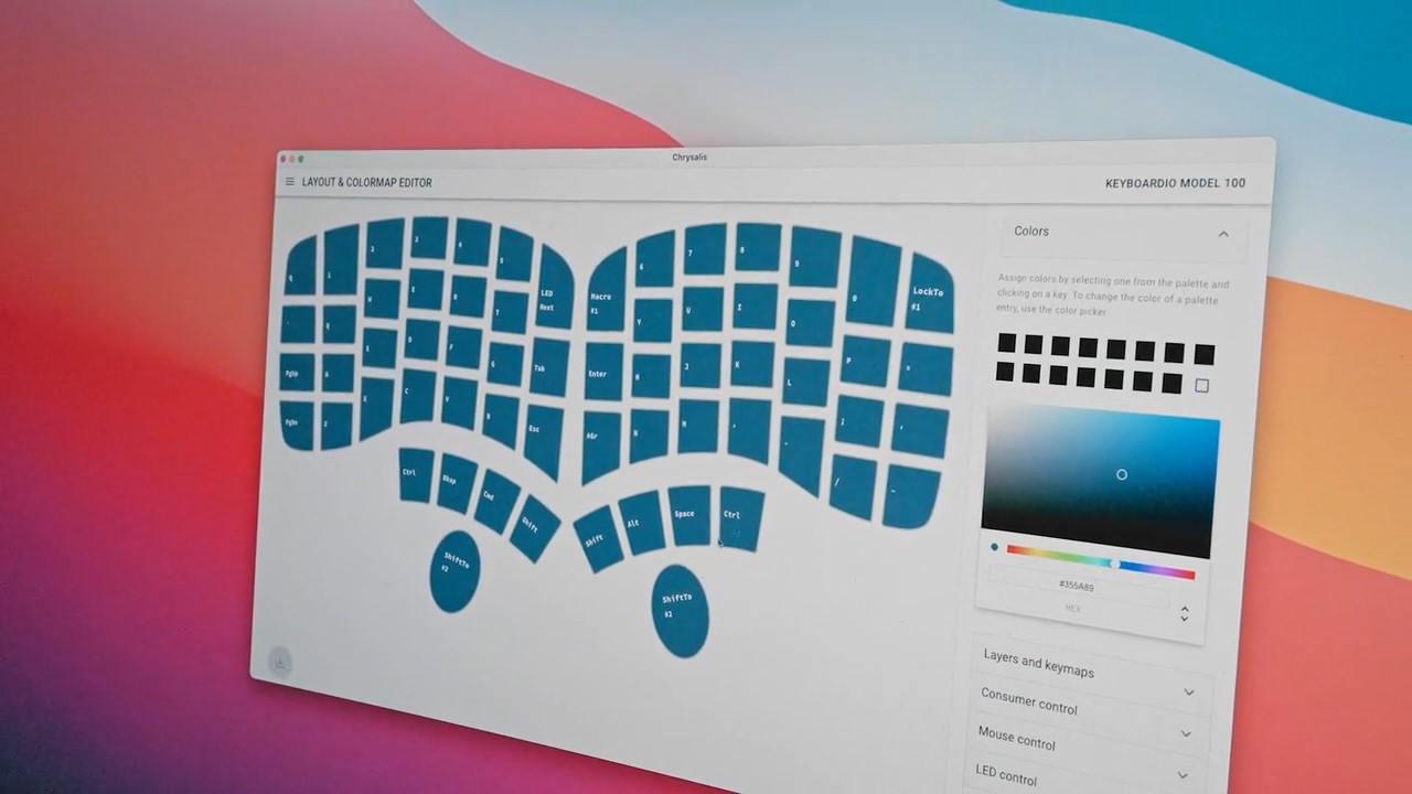 使用者可以在軟體中設定按鍵功能，進階玩家甚至可以自行修改軟體或韌體以達到更多功能。