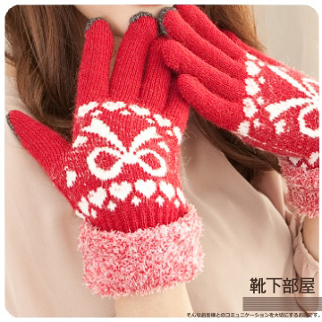Online Accessories Specialty Store 日本韓國歐美流行雜誌推薦 溫暖這一季冬，大蝴蝶結反摺花漾 此為電容式螢幕觸控手套 戴手套也能輕鬆滑手機 雙層加厚針織材質˙加倍即暖